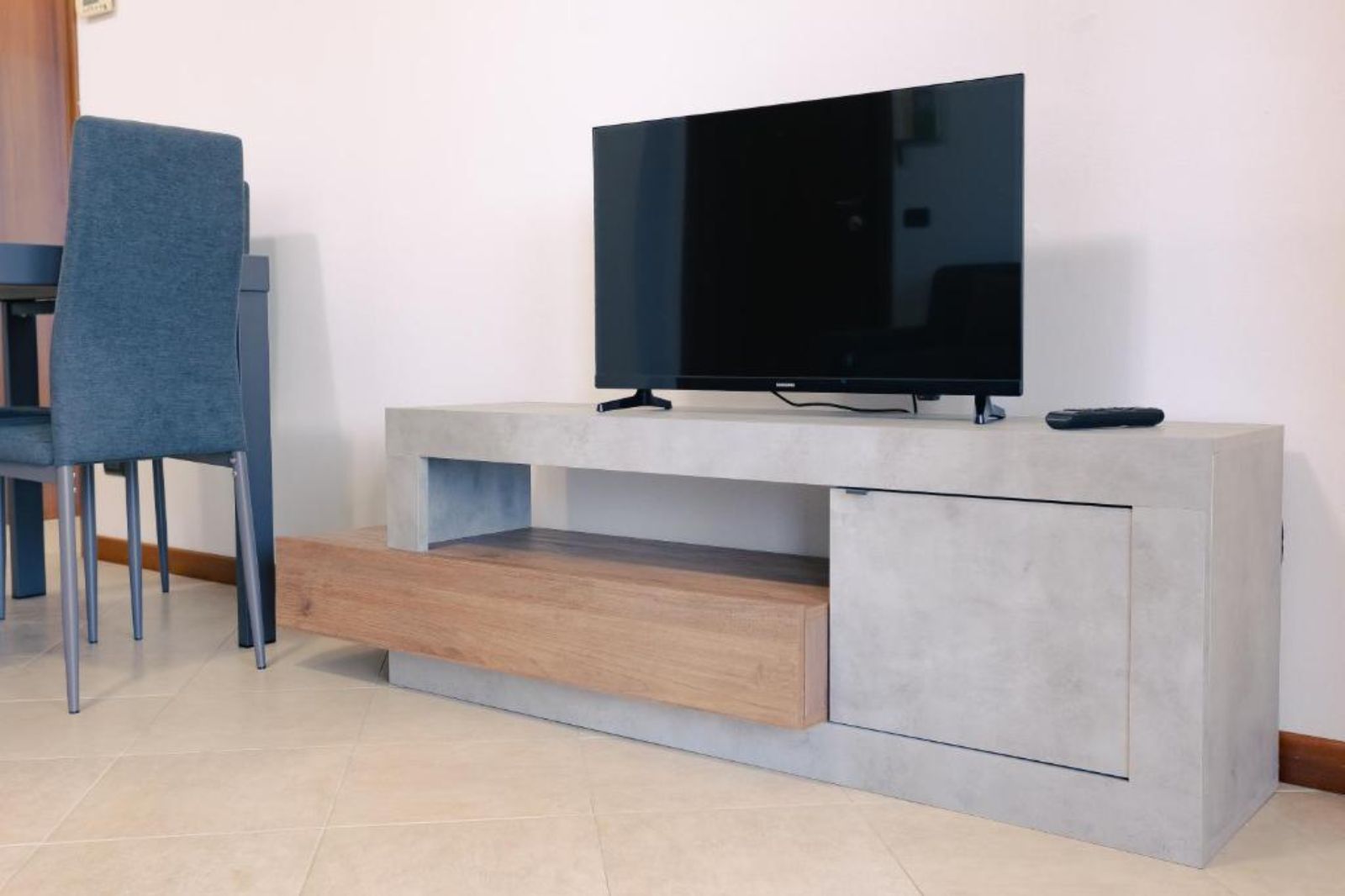 salotto con tv wide